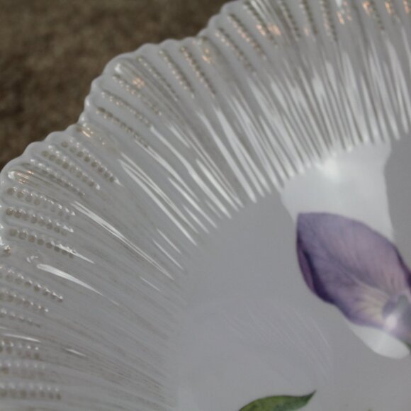 Shabby Chic Melamine Serving Bowl White Purple Iris Scalloped Large 13" NWT - Picture 5 of 8